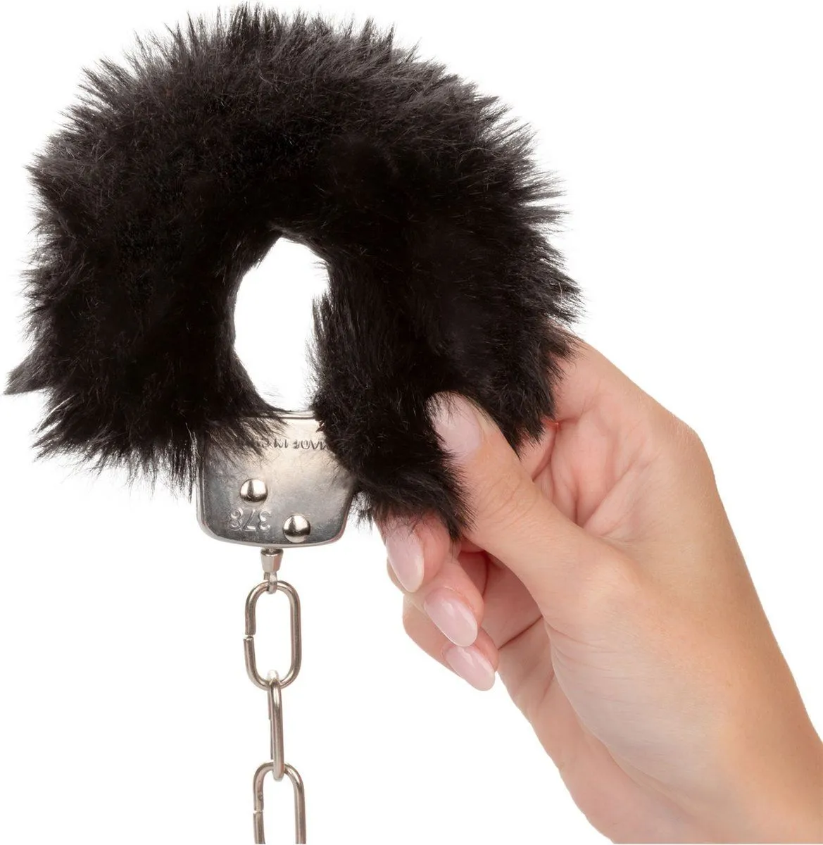 металлические наручники с искусственным мехом ultra fluffy furry cuffs, черные в СПб