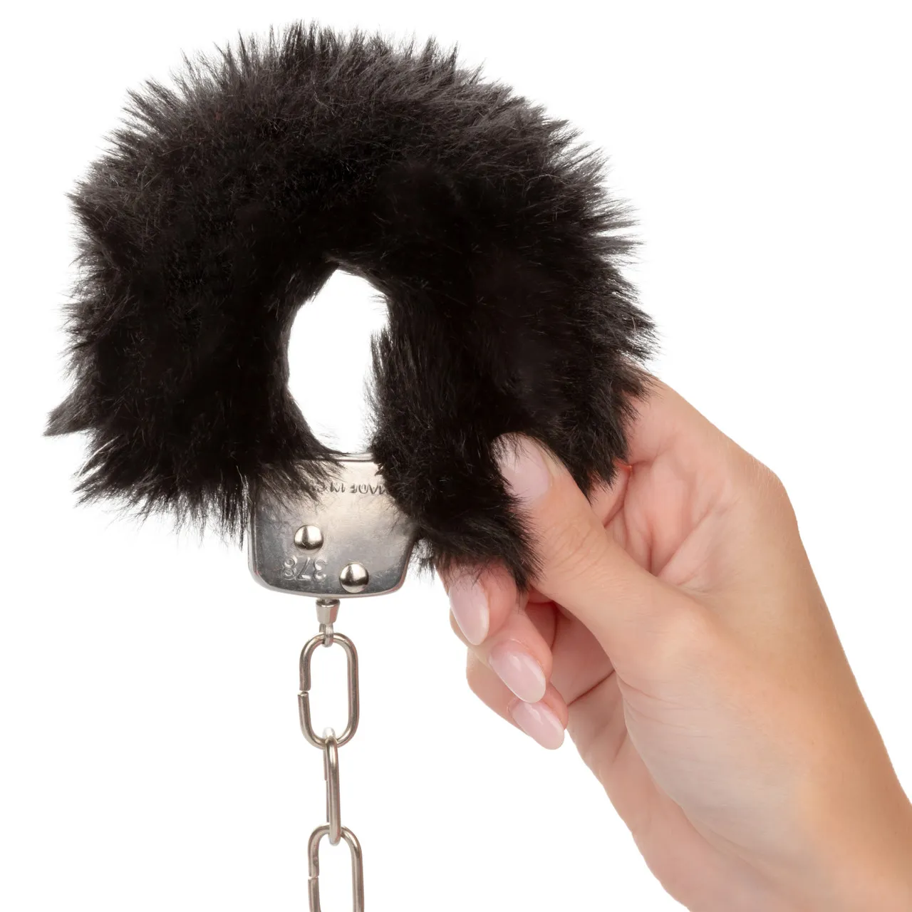 металлические наручники с искусственным мехом ultra fluffy furry cuffs-black в СПб