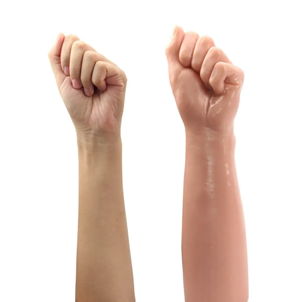 кулак для фистинга lovetoy king size realistic bitch fist, телесный в СПб