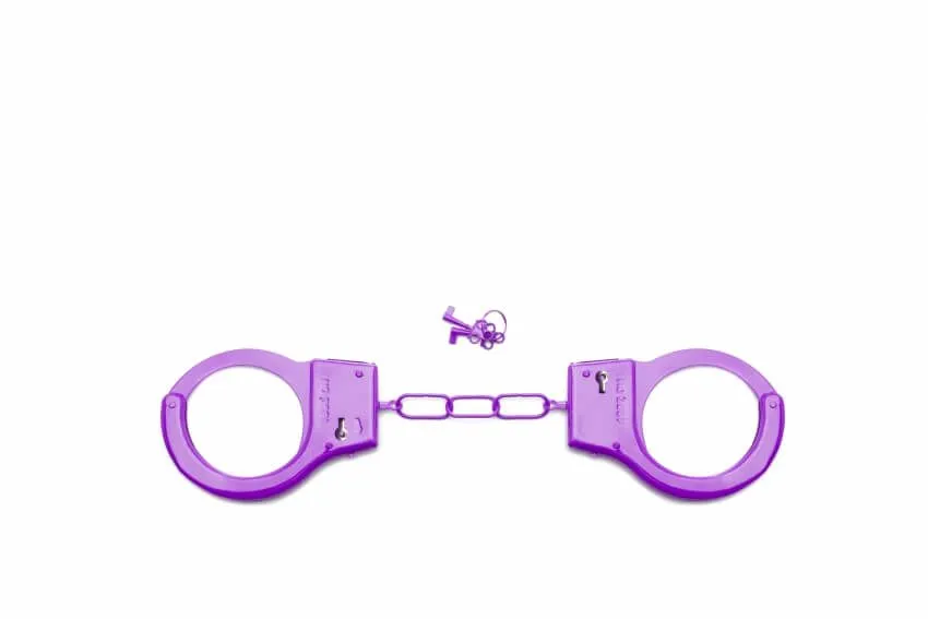 наручники декоративные shots media metal handcuffs, фиолетовые в СПб