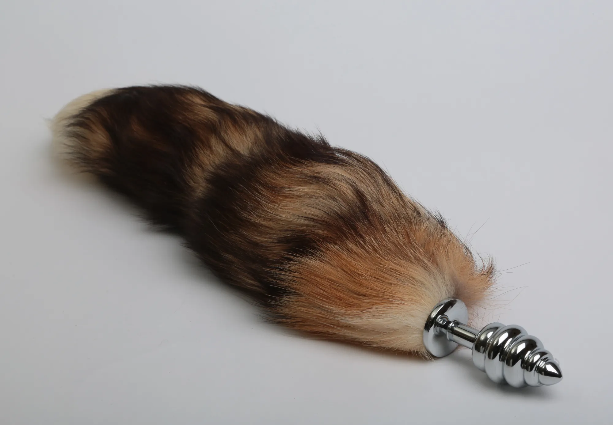 пробка металлическая с хвостом "королевская лиса" 47077-5mm в СПб