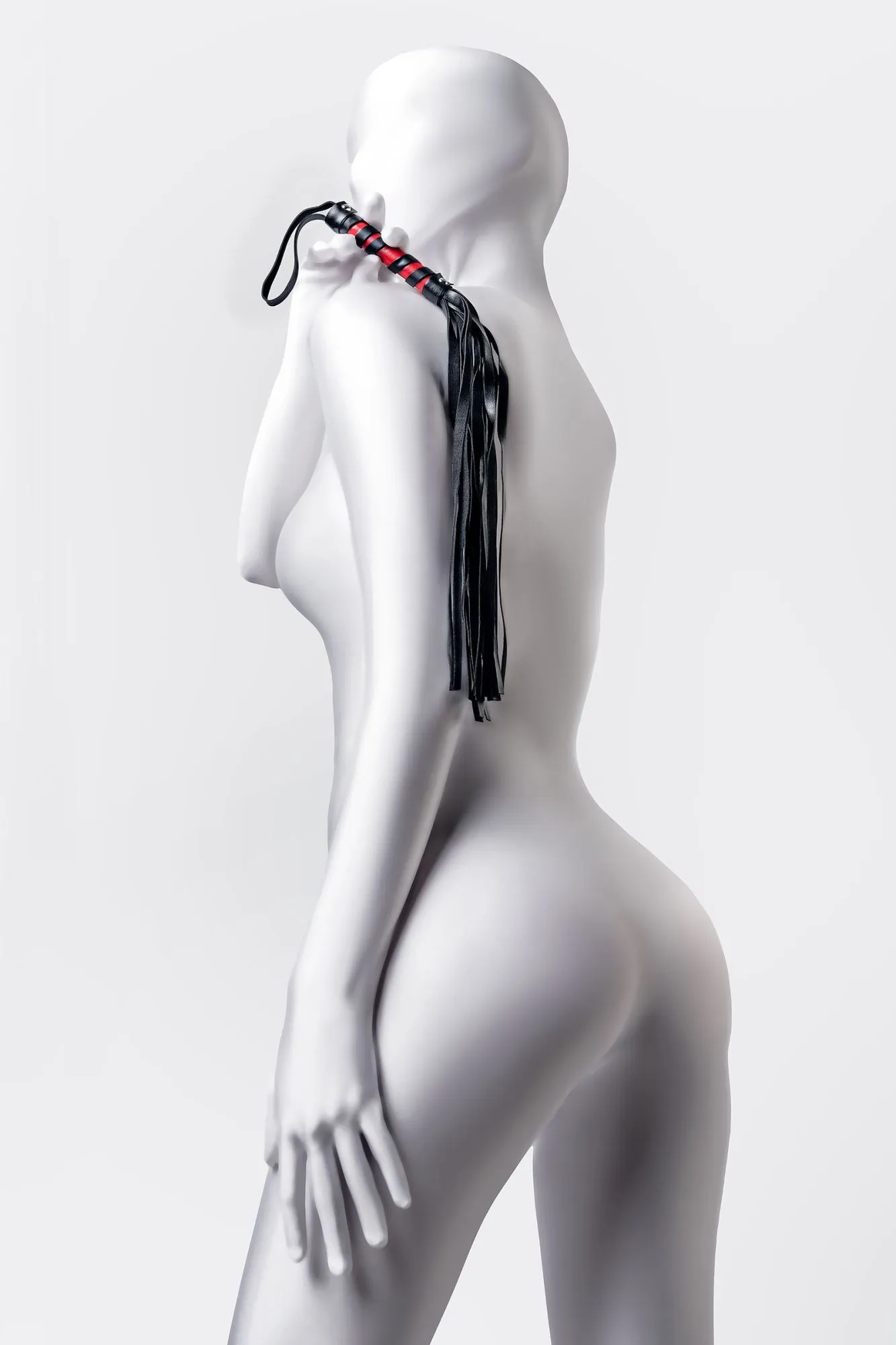 флоггер anonymo #0004, pu кожа, черный, 45 см в СПб