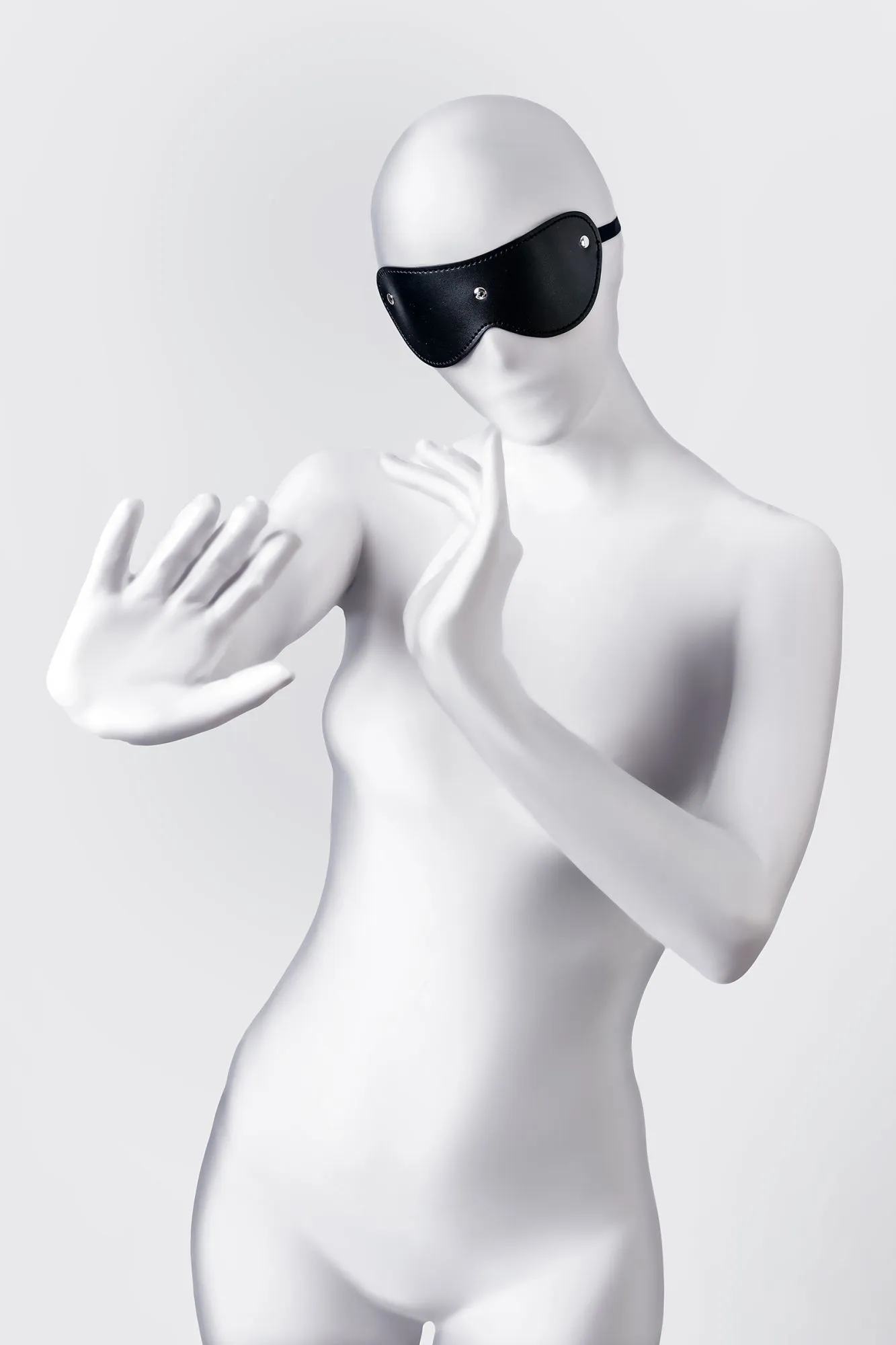 маска anonymo, pu кожа, черная, 24 см в СПб