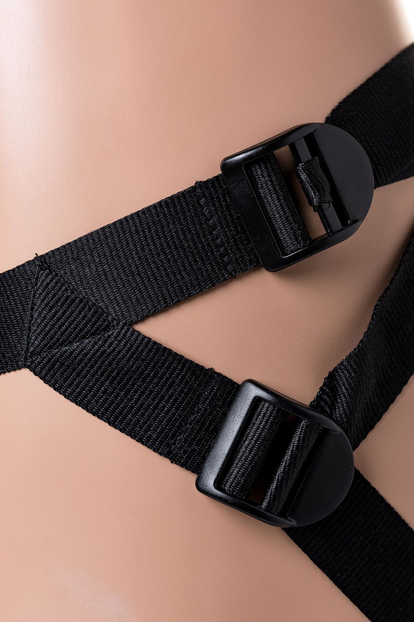страпон lovetoy lesbian series с поясом harness, телесный в СПб