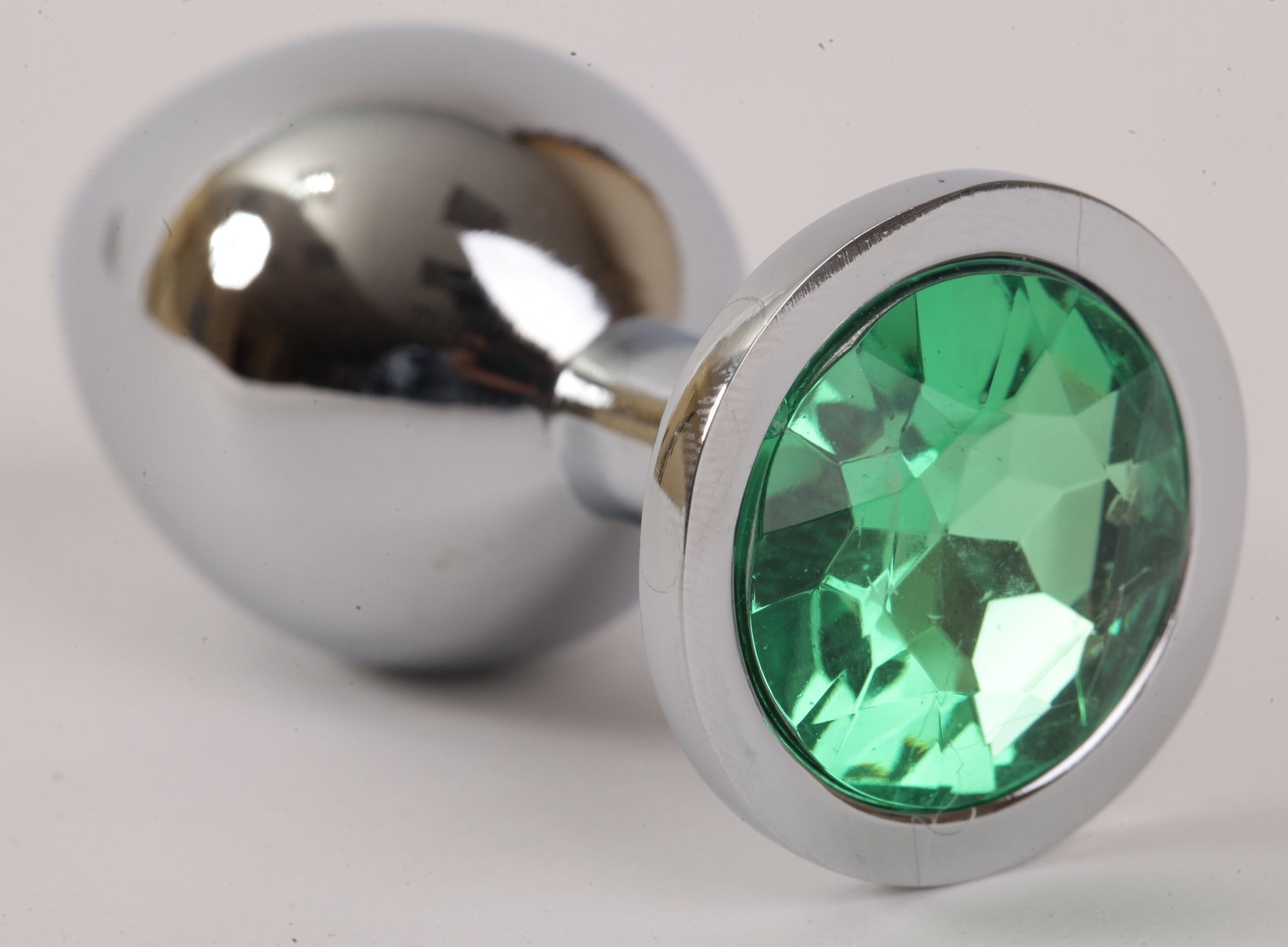 анальная пробка серебряная с зеленым кристаллом 9,5х4см 47046-2-mm в СПб