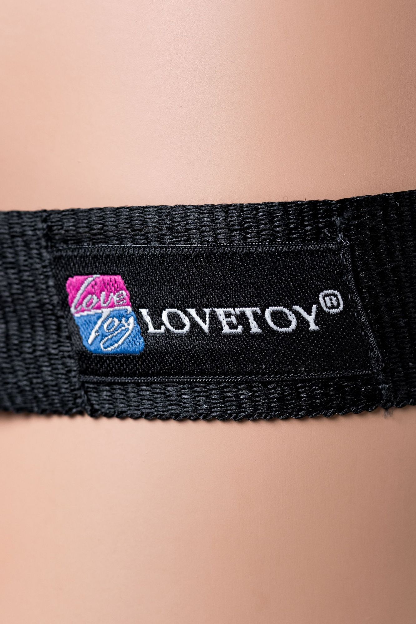 страпон lovetoy с поясом harness, с 2 насадками, реалистичный, neoskin, телесный в СПб